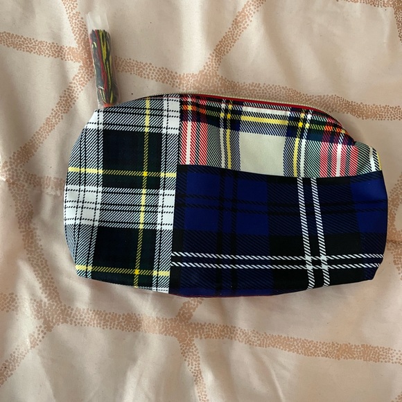 Estee Lauder Green & Red Plaid Design Cosmetics Bag - Picture 2 of 5